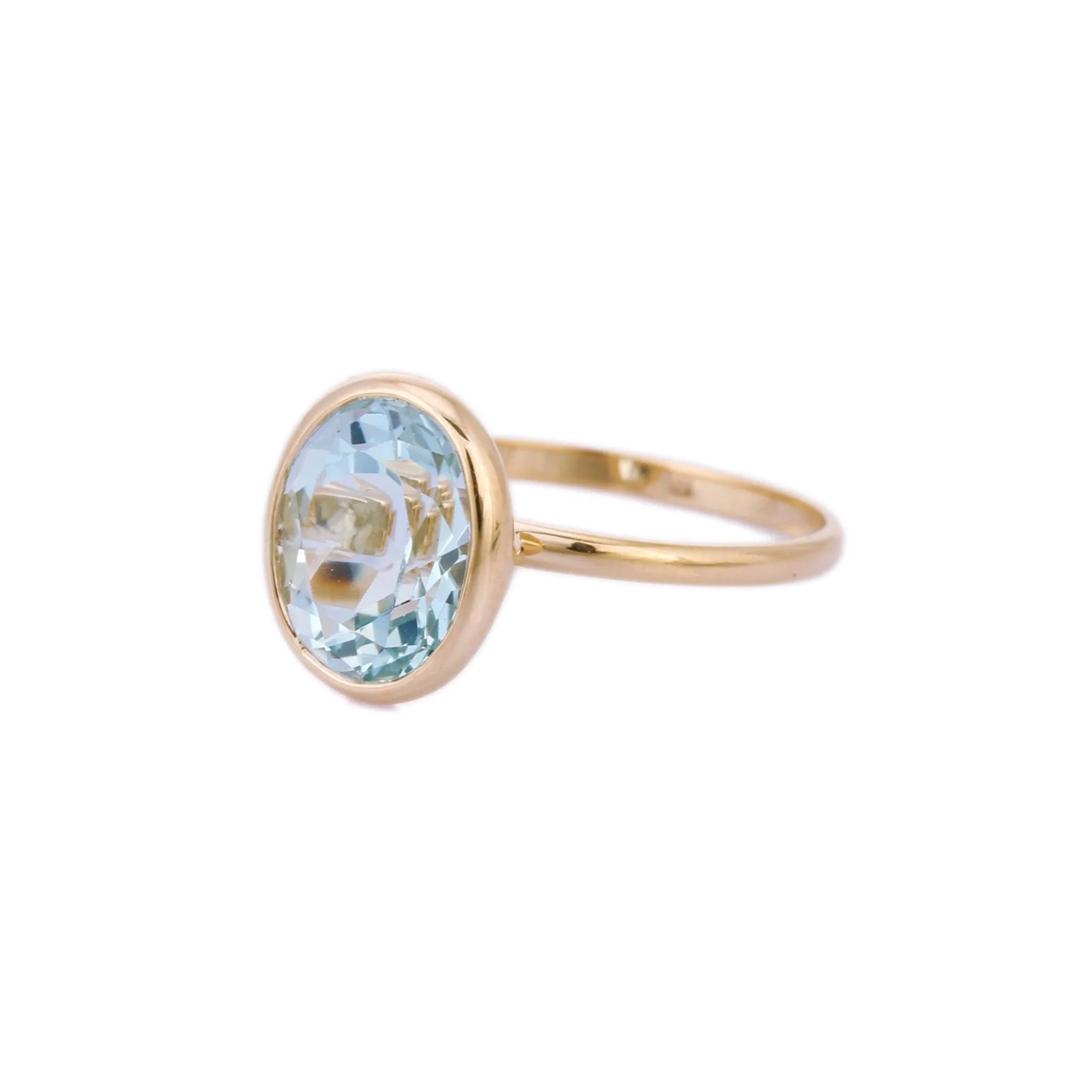 18K Gold Solitaire Aquamarine Ring