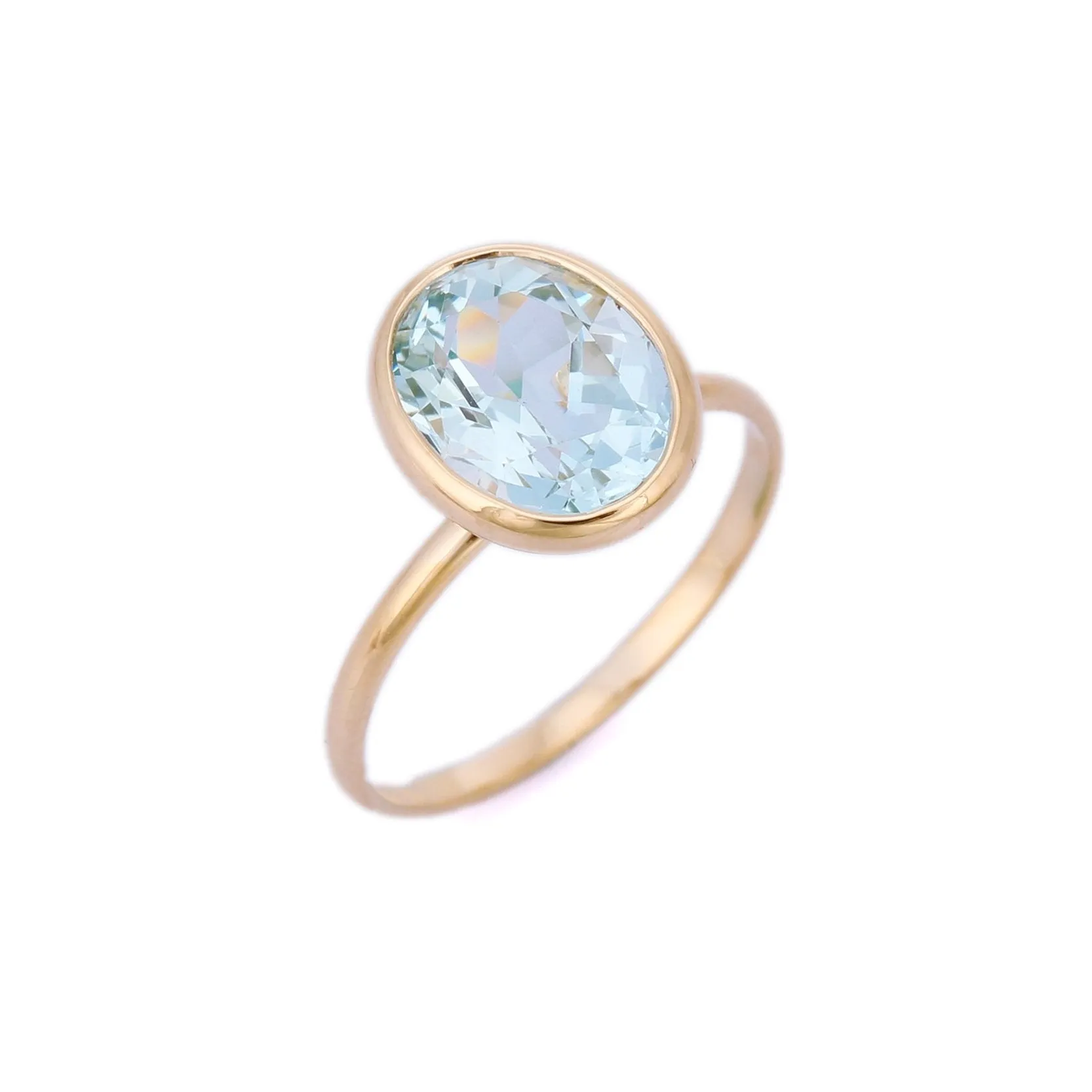 18K Gold Solitaire Aquamarine Ring