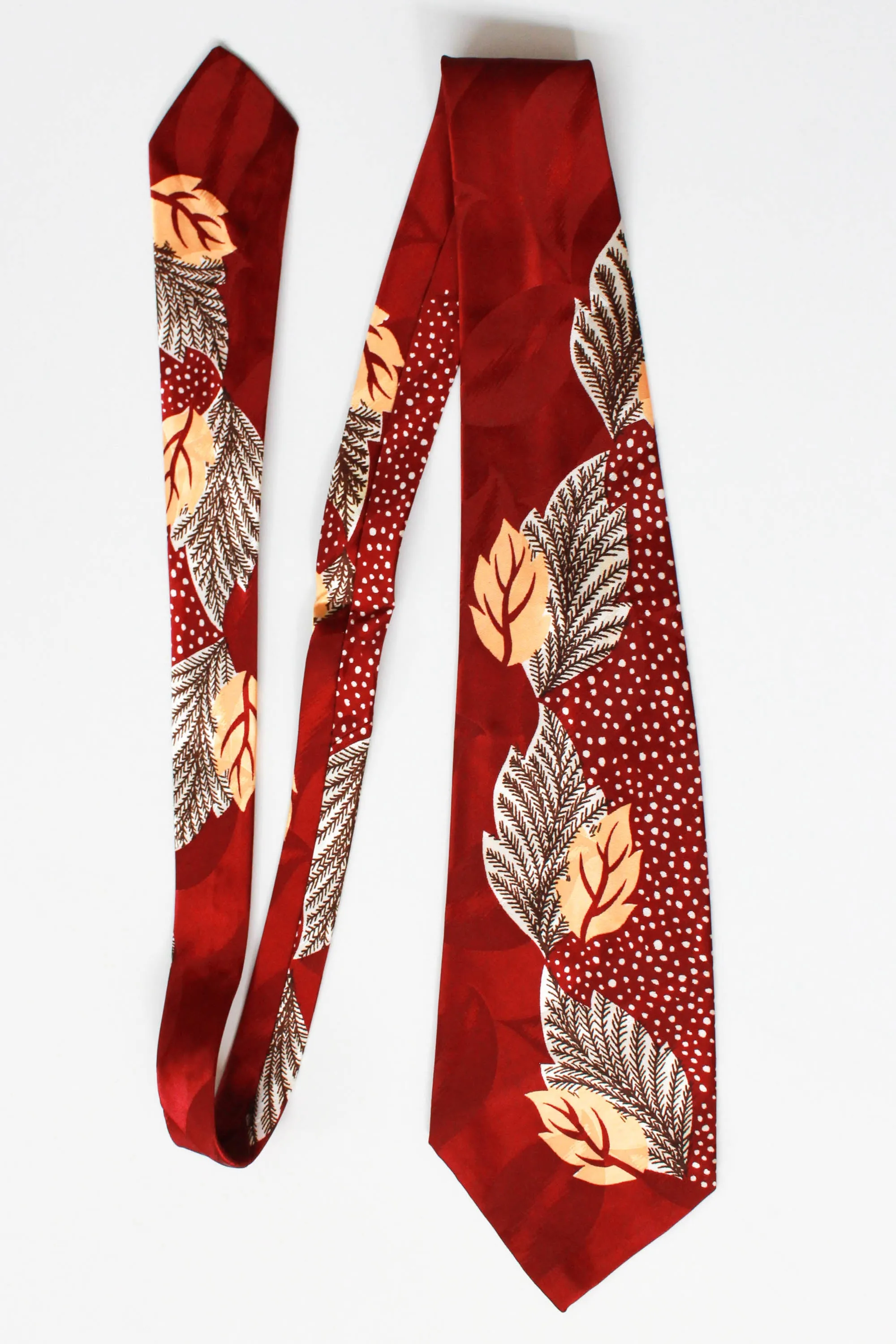 1940s Red Rayon Necktie with Leaf Print