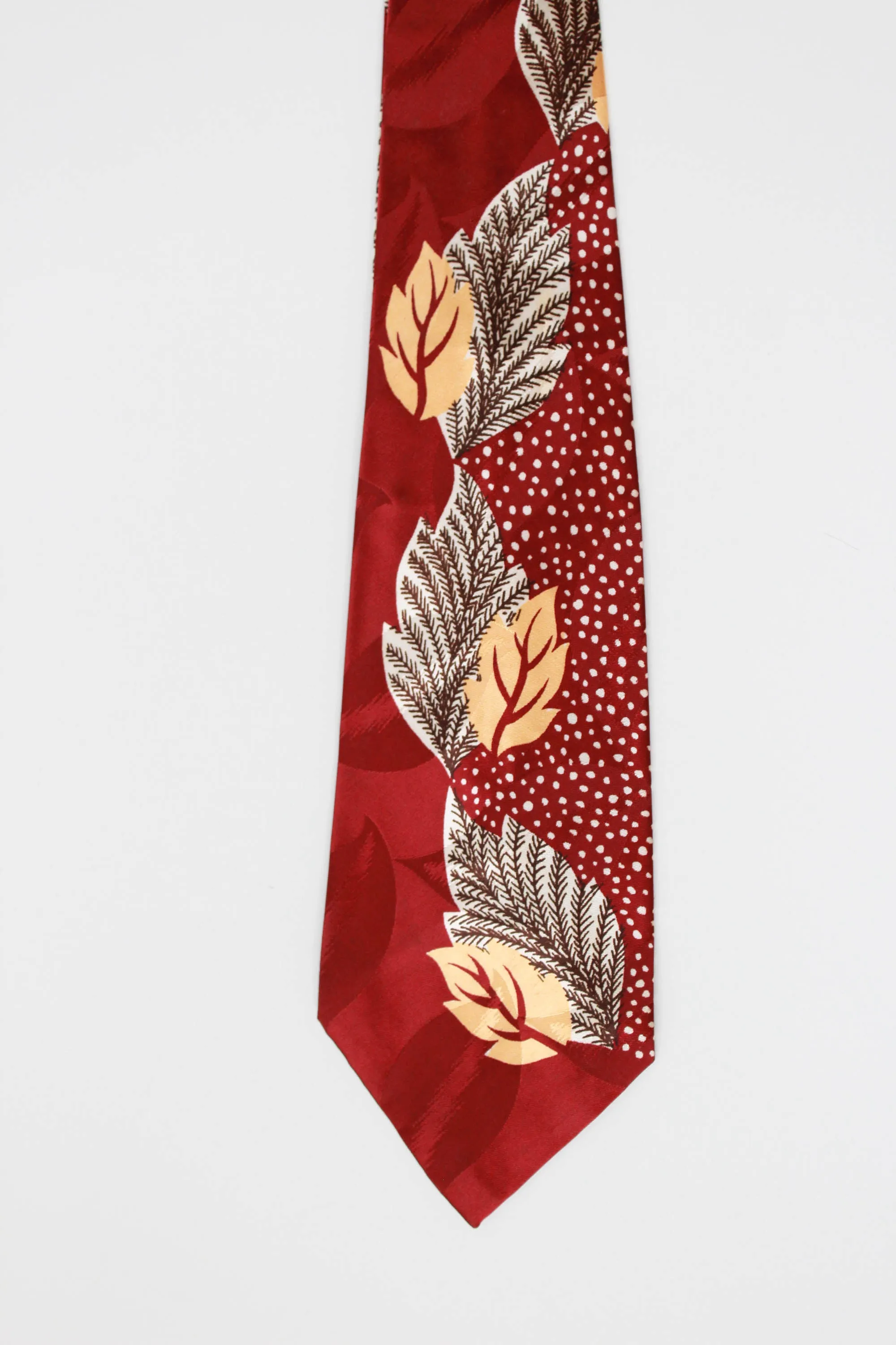 1940s Red Rayon Necktie with Leaf Print