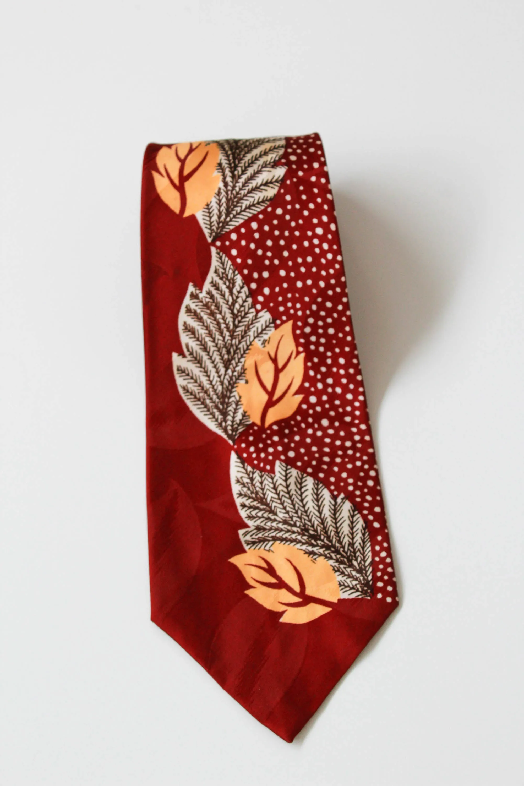 1940s Red Rayon Necktie with Leaf Print