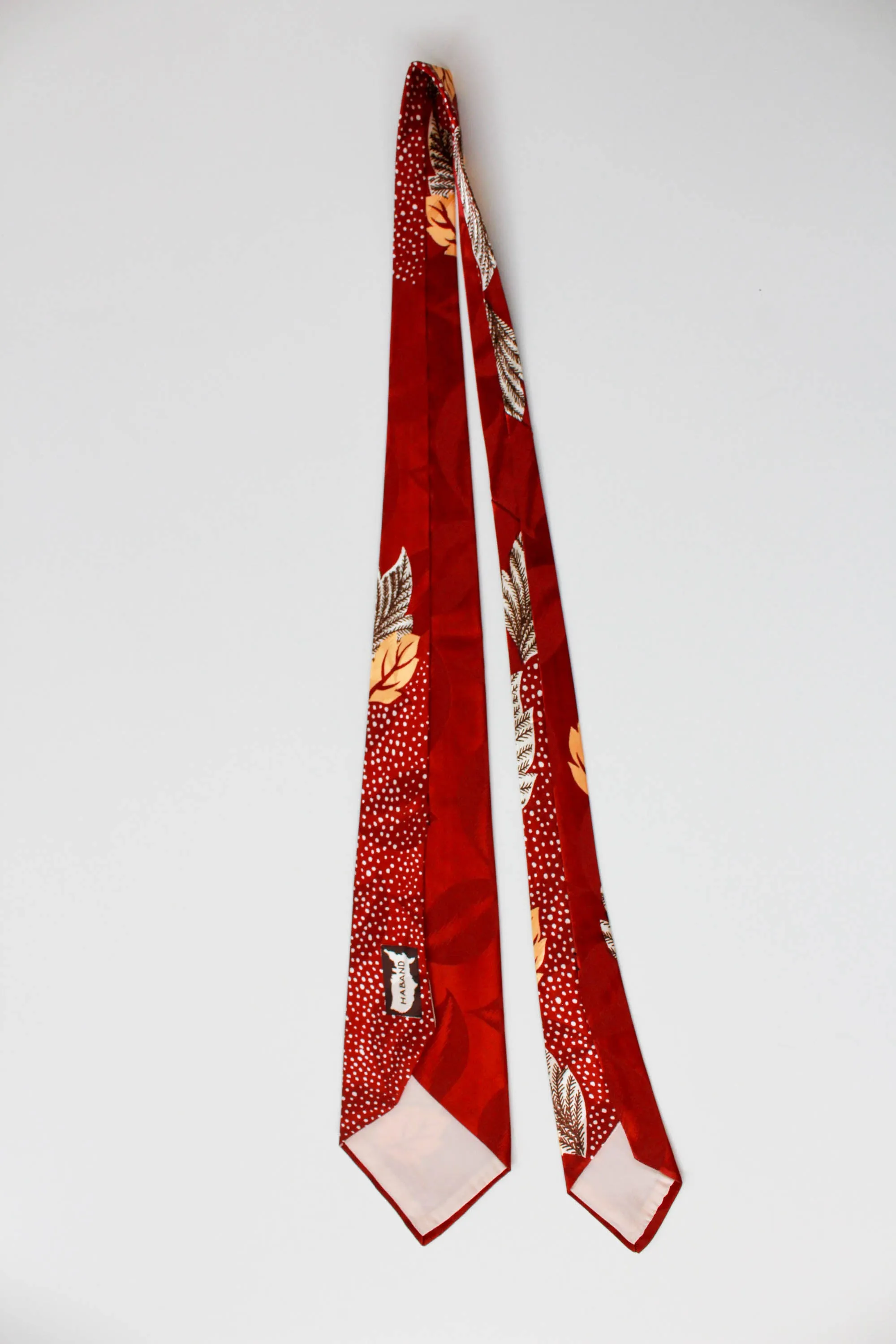 1940s Red Rayon Necktie with Leaf Print