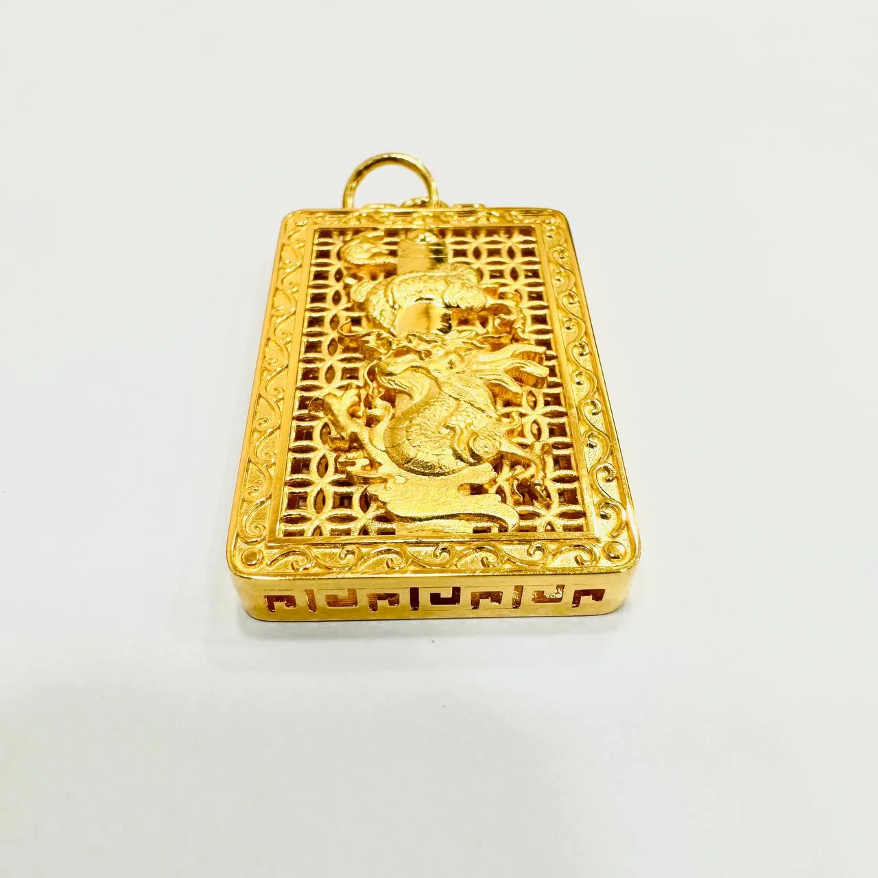 22k / 916 Gold Dragon Pendant Smooth Finish