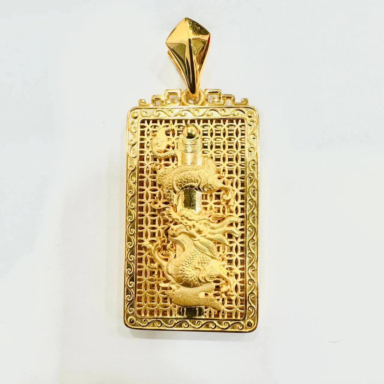 22k / 916 Gold Dragon Pendant Smooth Finish