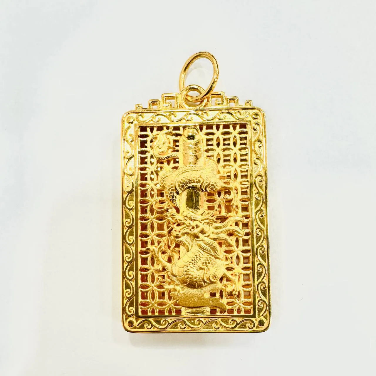 22k / 916 Gold Dragon Pendant Smooth Finish