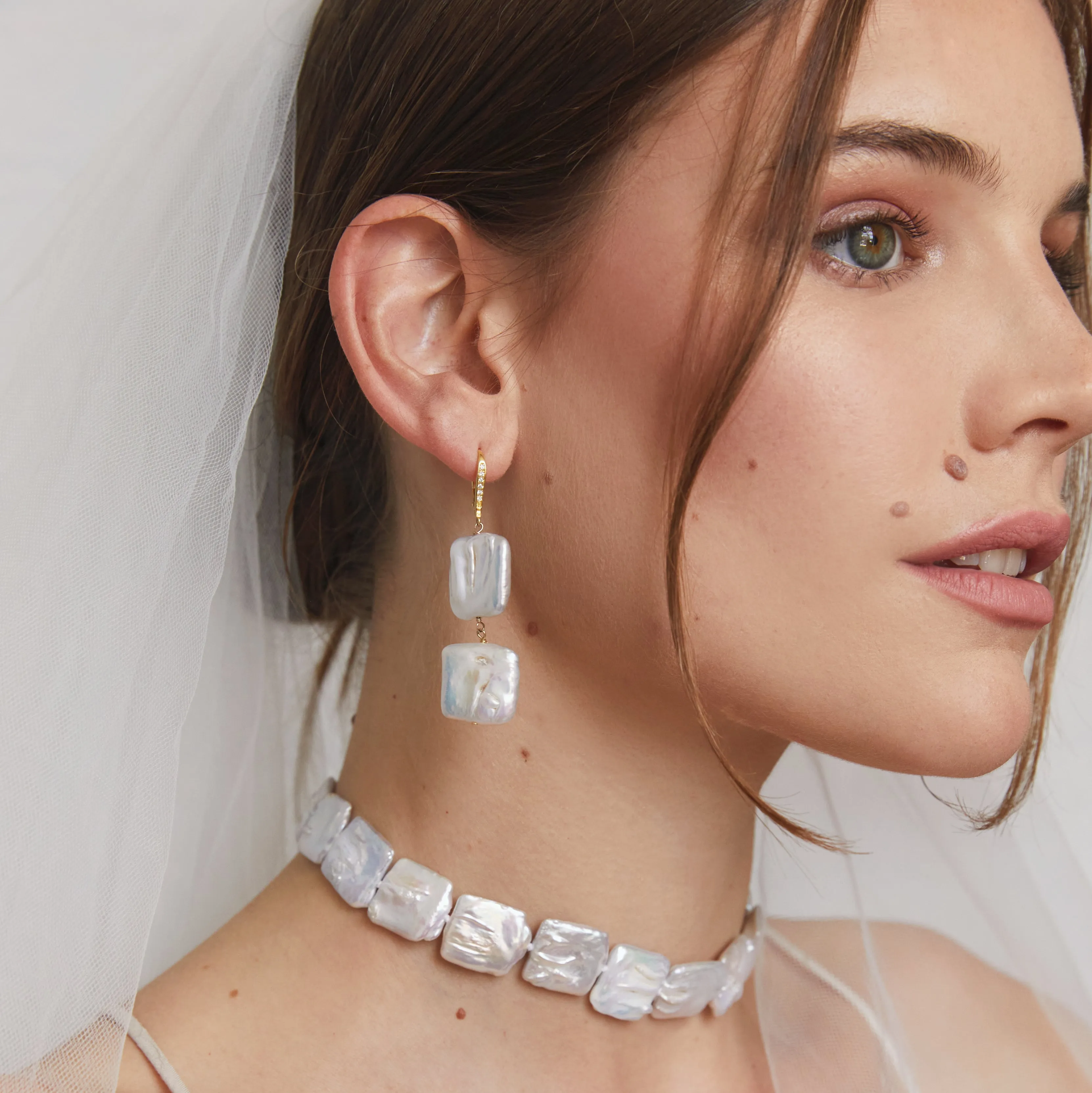 AURORA PEARL CHOKER