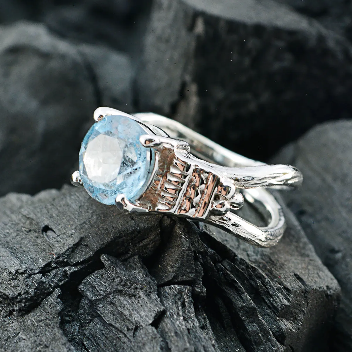 Desirable Gemstone Blue Topaz 925 Sterling Silver Ring Jewelry Rack