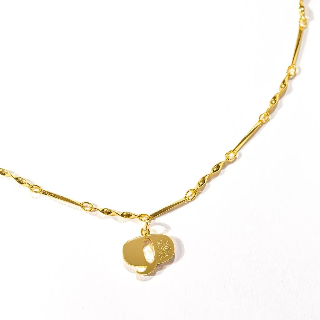 Letter Necklace (Q) - Gold