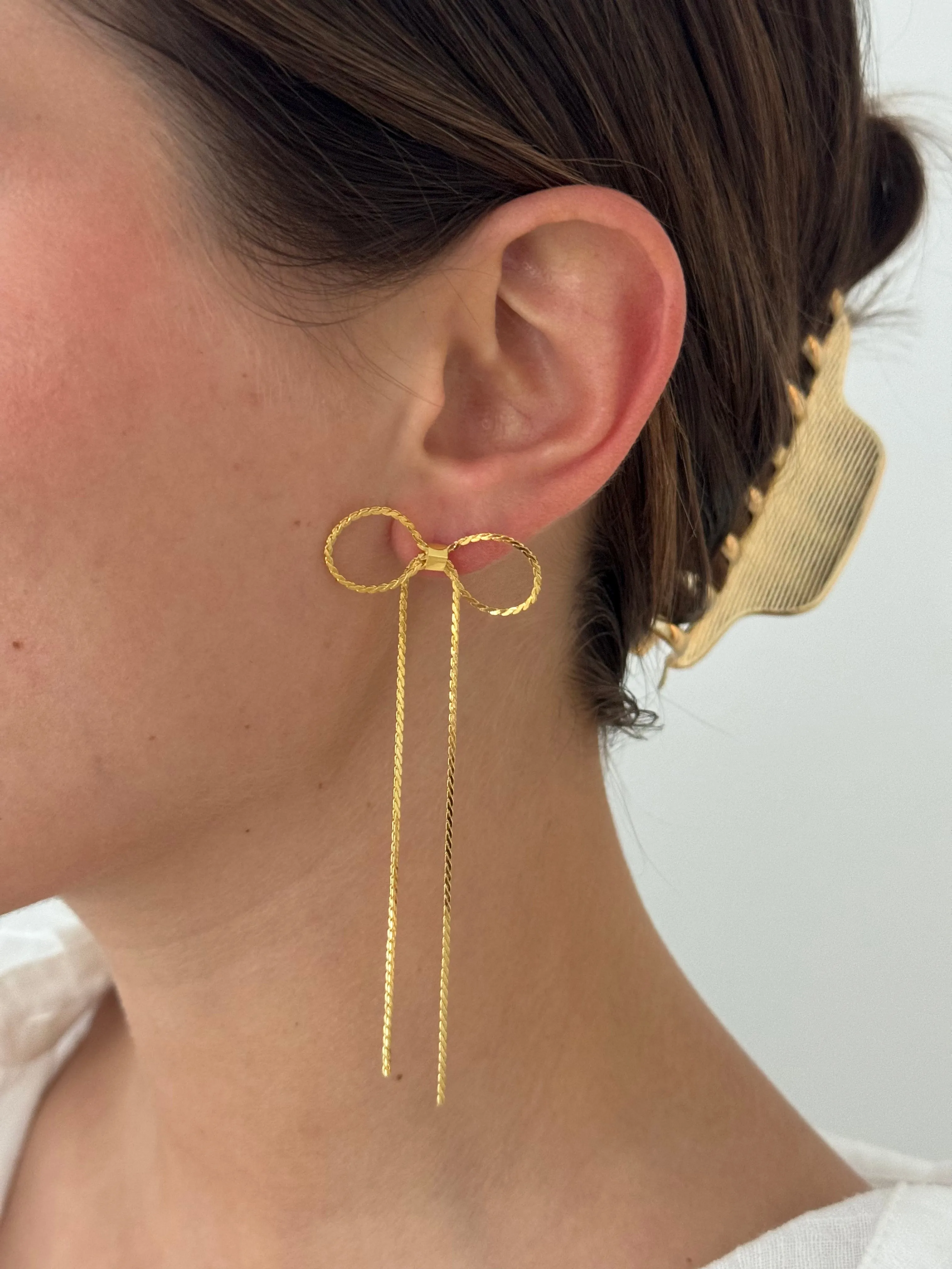 LONG BOW STUD EARRINGS