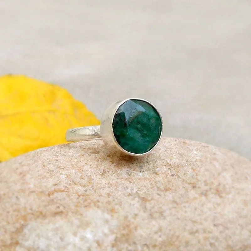 Natural Emerald Ring 925 Silver Ring Emerald Gemstone Stacking Ring Silver Artisan Jewelry Birthday Gift Engagement Ring for Her