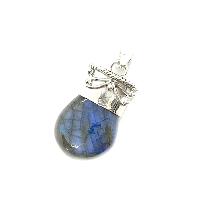 Rein Labradorite Bohemian Shard Pendant