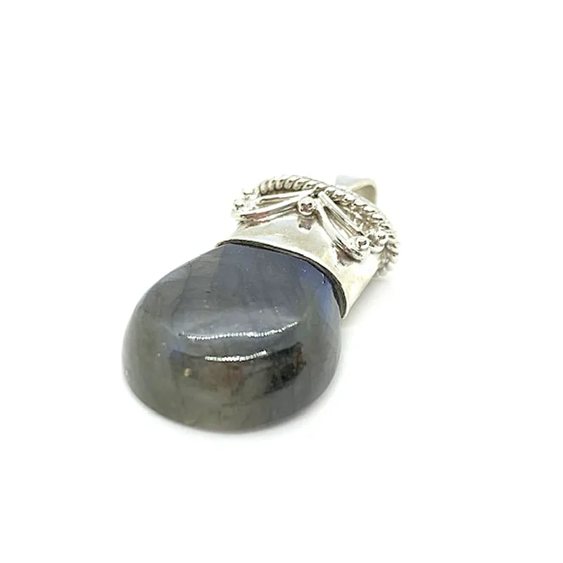 Rein Labradorite Bohemian Shard Pendant