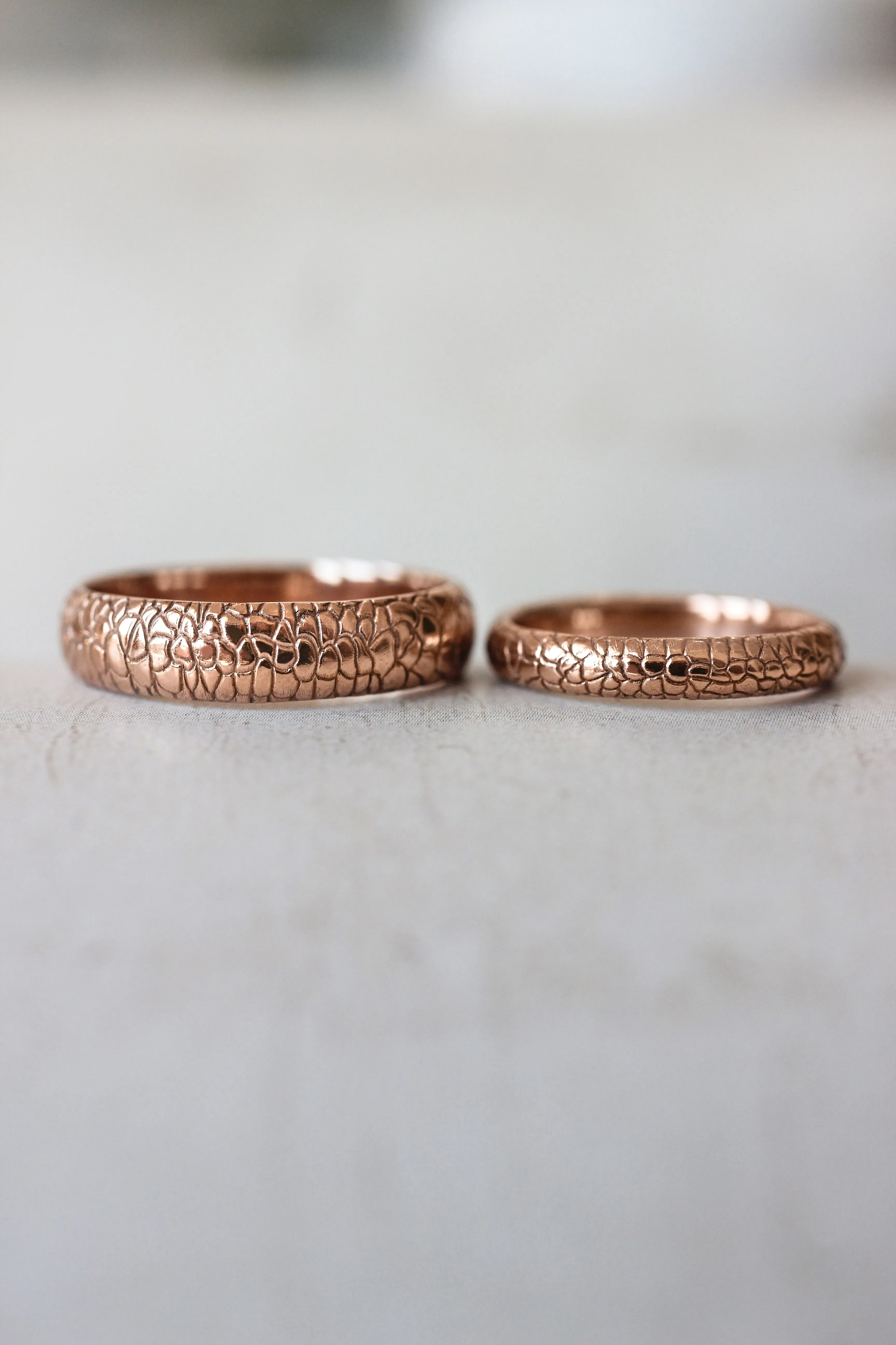 Reptile skin ring, 3 mm wedding band