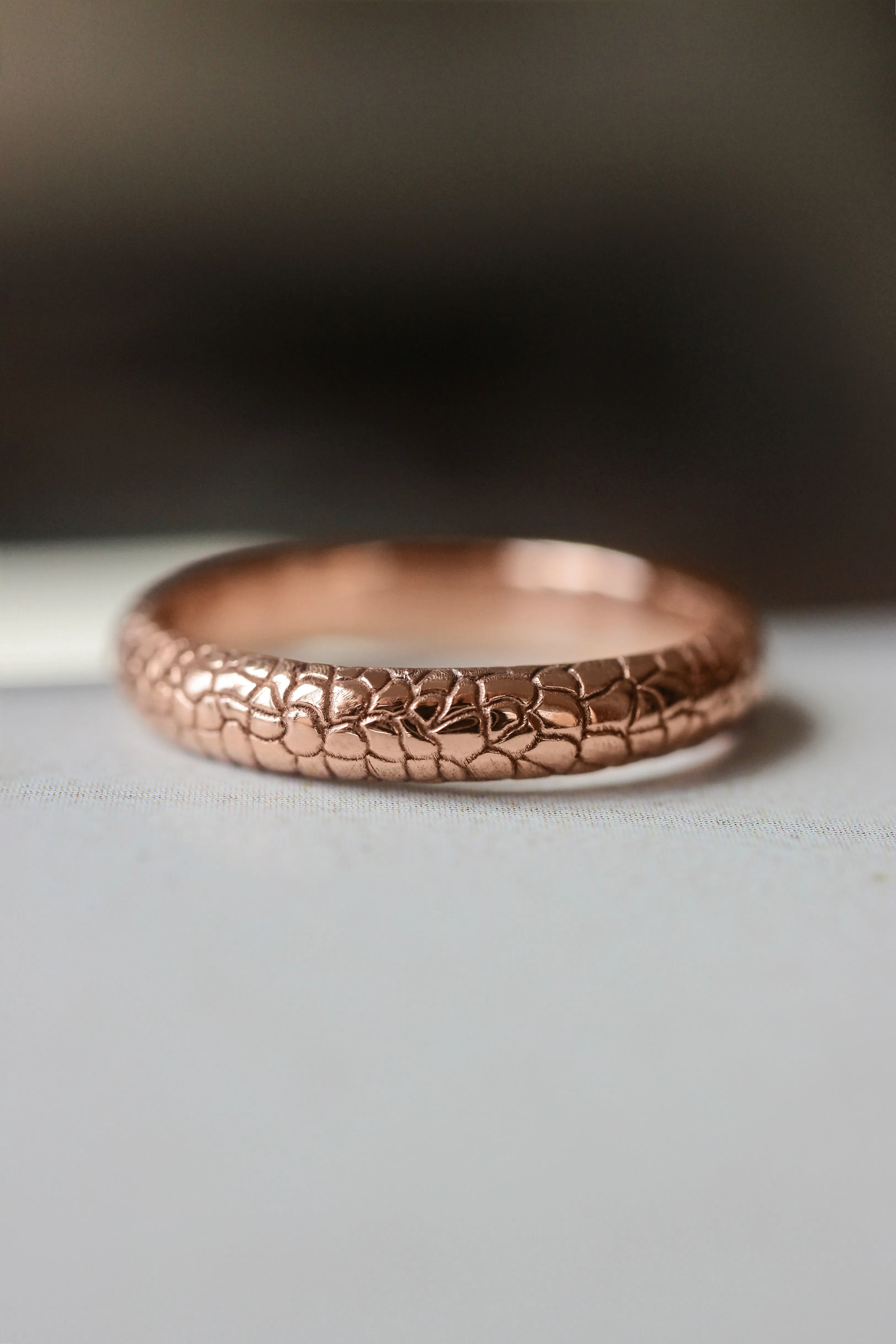 Reptile skin ring, 3 mm wedding band