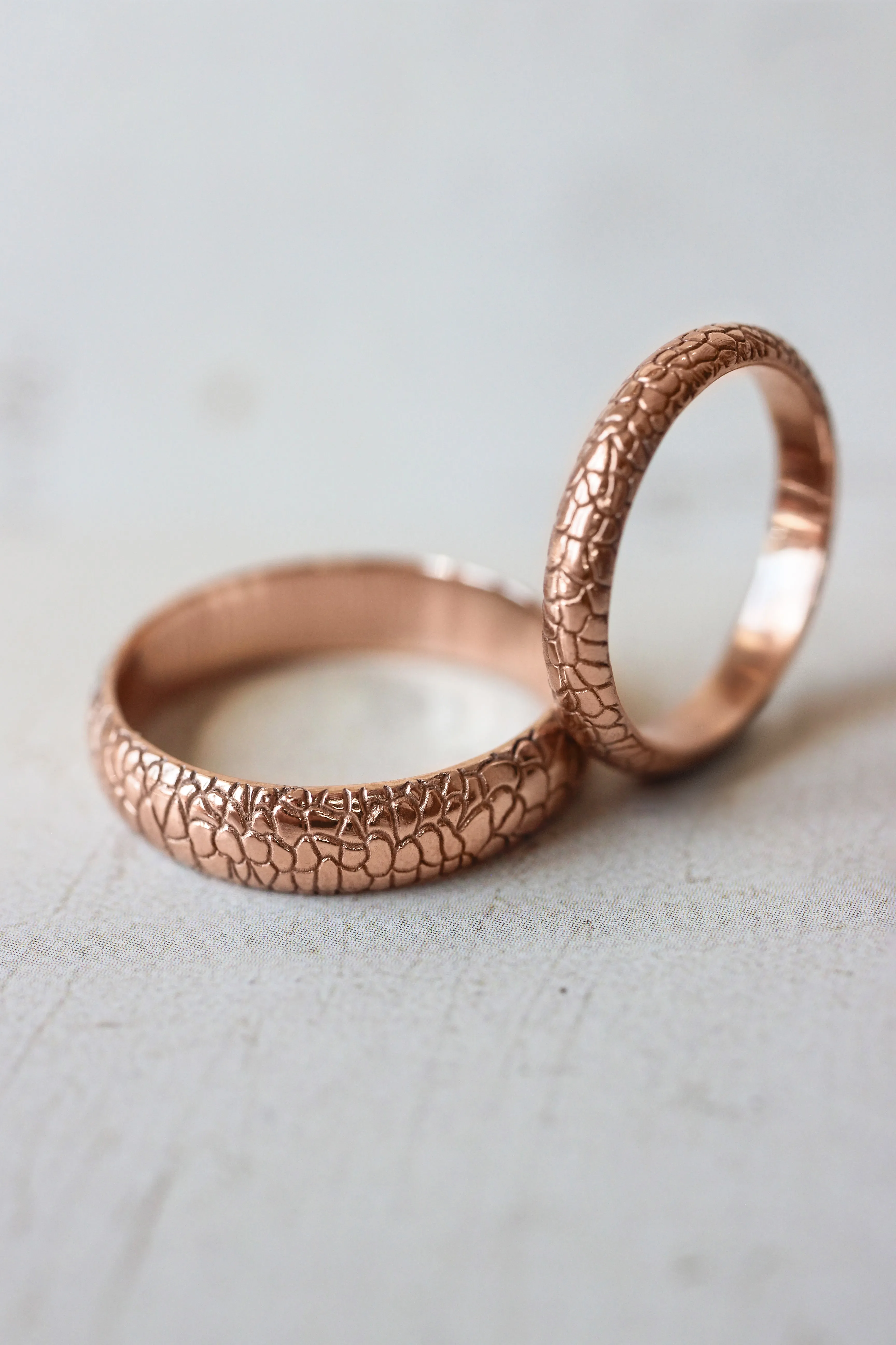 Reptile skin ring, 3 mm wedding band