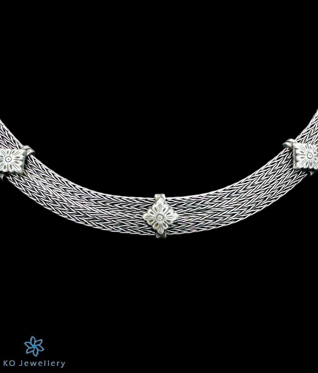 The Attaka Silver Tribal Necklace