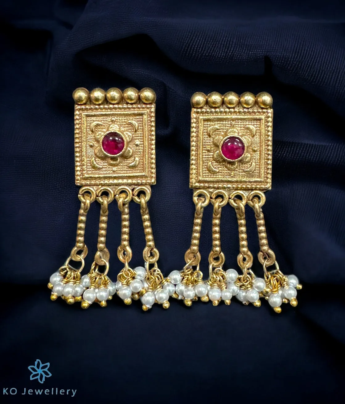 The Jeevika Silver Choker Necklace & Earrings