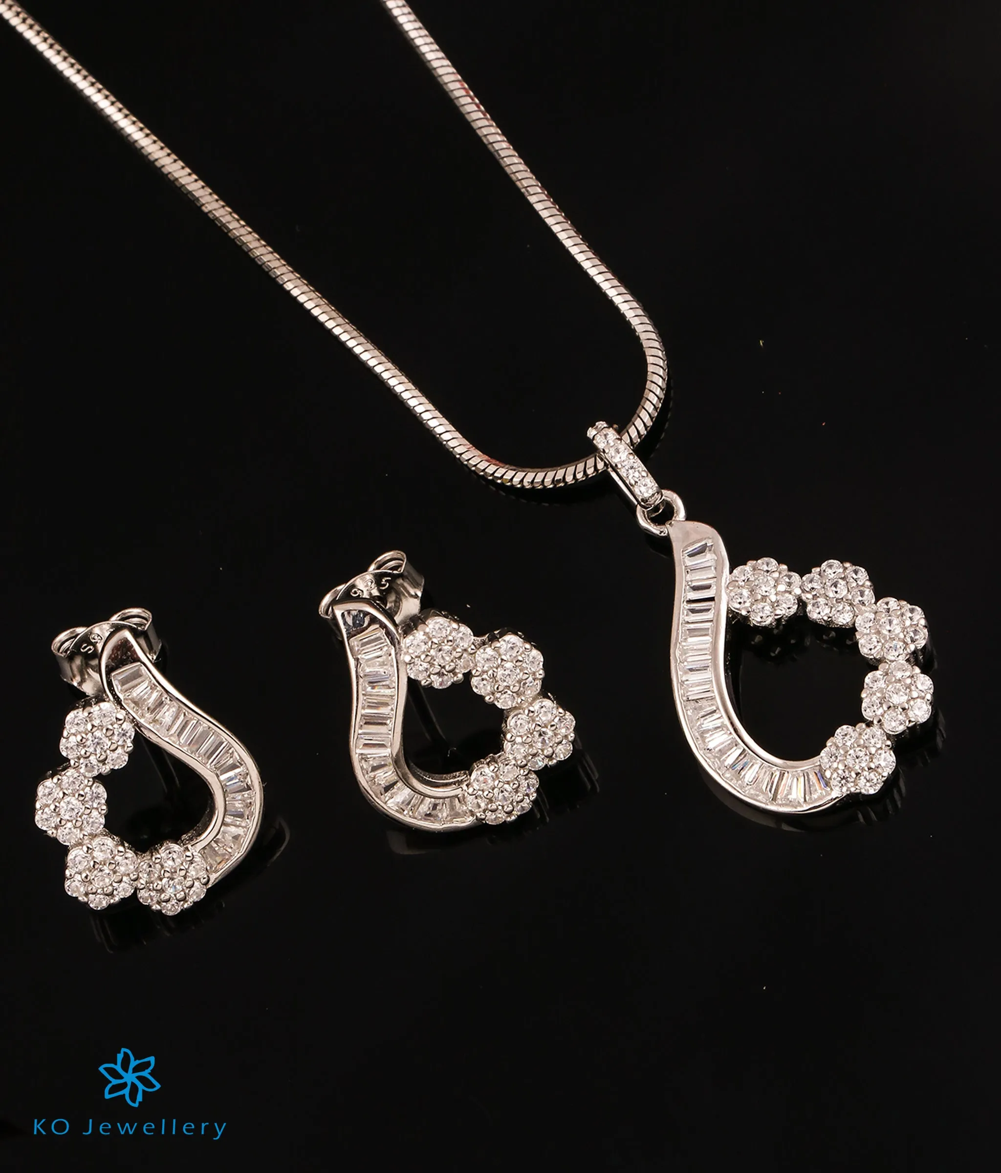 The Primrose Sparkle Silver Pendant Set